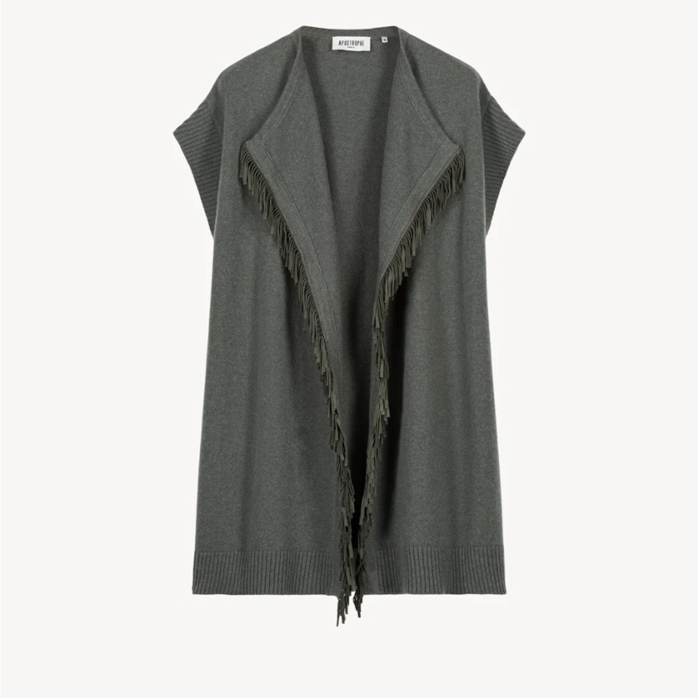 Apostrophe sweater vest